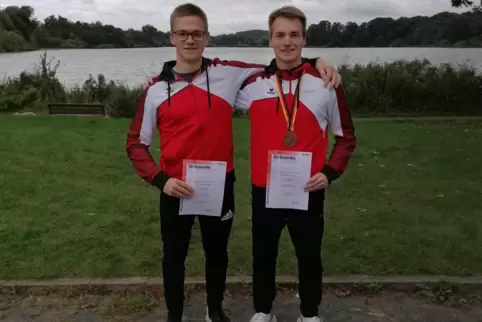 Die Mehrkämpfer vom TV Morlautern: rechts der Bronzemedaillengewinner Daniel Eichhorn, neben ihm sein Bruder Lukas.