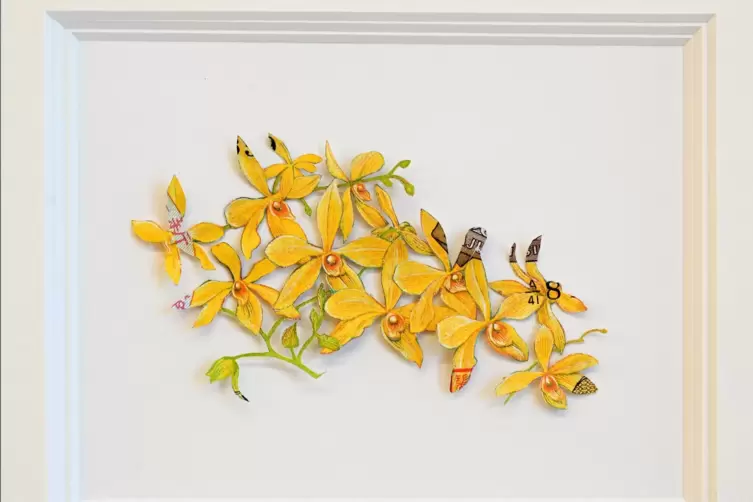 Philipp Valenta: Pekuni&auml;re Kunst mit Bl&uuml;ten aus Geldscheinen.