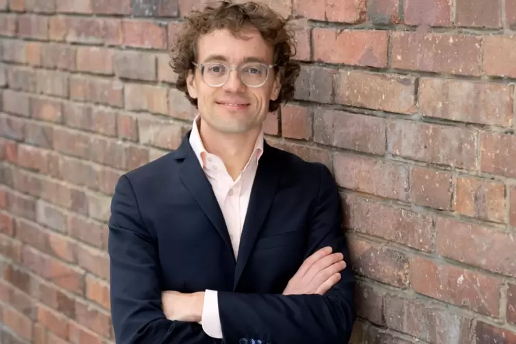 Simon Meier-Vieracker, 41, ist Professor f&uuml;r Angewandte Linguistik an der Technischen Universit&auml;t Dresden. Er forscht unter ande