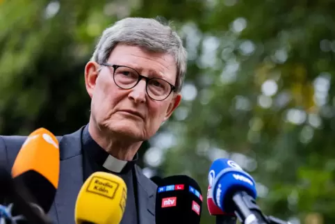 Kardinal Woelki nimmt sich auf Anraten des Papstes eine Auszeit. Er will aber vor Ostern 2022 wieder zurück im Amt sein.