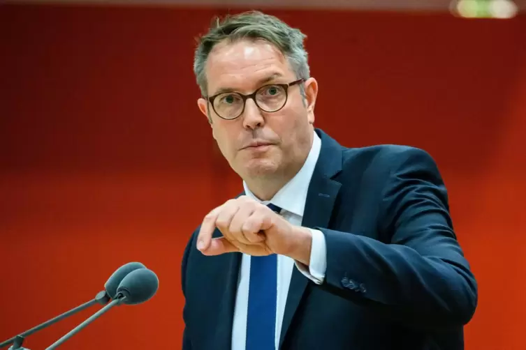 Gehört auf Bundesebene dem SPD-Parteivorstand an: der rheinland-pfälzische Sozialminister Alexander Schweitzer. 