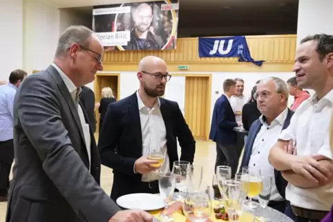 Eigentlich wollte die CDU am Sonntag auf ihrer Wahlparty den Sieg von Florian Blic (zweiter von links) feiern. Aber die Vorsitze