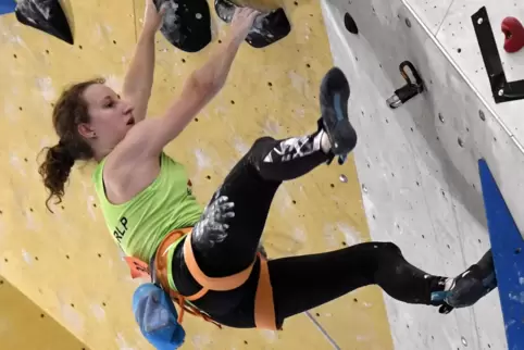 Für Lucie Molitor ist das Kletterzentrum Pfalz-Rock kein Neuland: Sie trainiert hier häufiger.