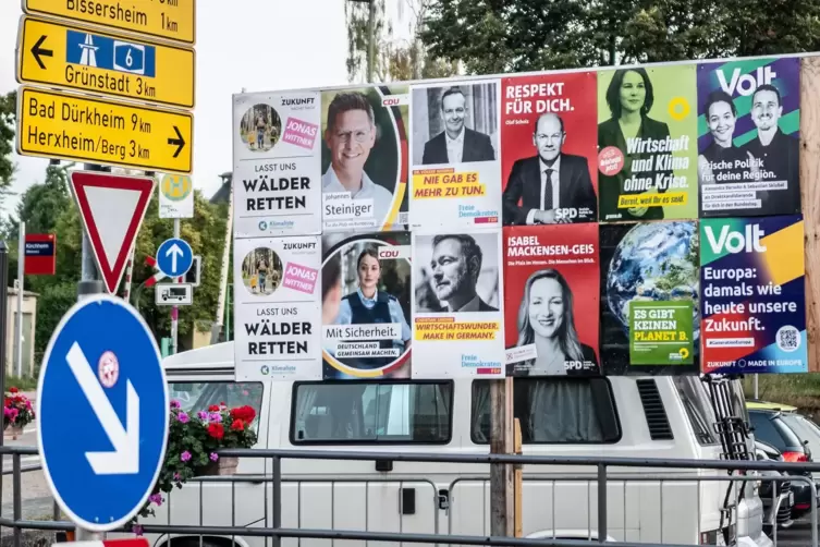 Ob die was mit dem Wahlausgang zu tun haben? Wahlplakate in Kirchheim an der Weinstraße. 