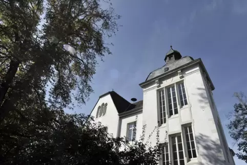 Schon jetzt ist die Grundschule Eppstein-Flomersheim voll ausgelastet. Hier das Gebäude im Vorort Flomersheim.