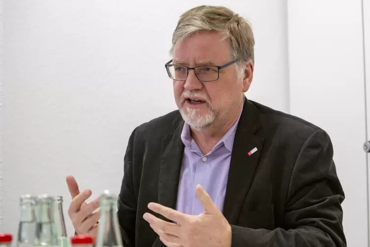 Saß 23 Jahre für die SPD im Bundestag in Berlin, gewann sechsmal ein Direktmandat, einmal in Frankenthal und fünfmal in Kaisersl