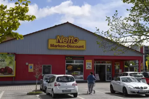 Wurde 2006 in seiner jetzigen Form genehmigt: der Netto-Markt in der Elsa-Brändström-Straße mit seinen etwa 870 Quadratmetern Ve Wurde 2006 in seiner jetzigen Form genehmigt: der Netto-Markt in der Elsa-Brändström-Straße mit seinen etwa 870 Quadratmetern Ve