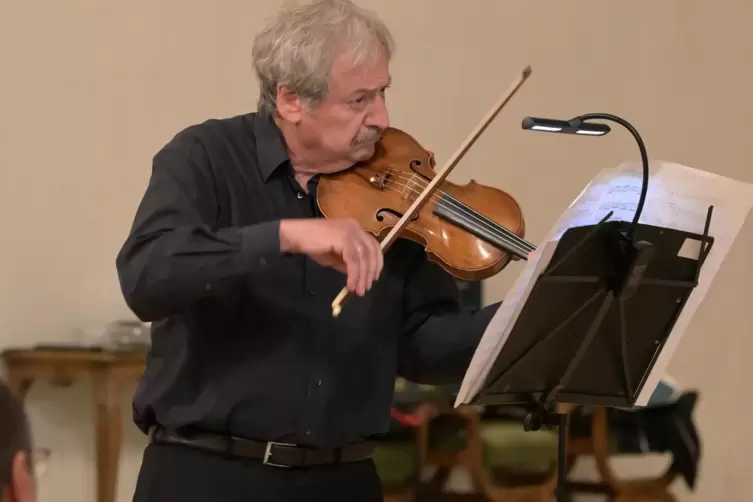 Daniel Spektor spielt Bach.