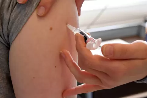 Mit Bezug auf Impfungen finden sich im Internet mitunter die seltsamsten Behauptungen. 