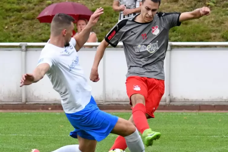 In der Saison 2019/20 spielte Kevin Dauenhauer (links) noch für Hauenstein in der Landesliga. 