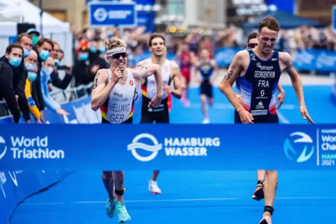 Packendes Finish: Tim Hellwig (links) ist knapp vor Paul Georgenthum im Ziel.