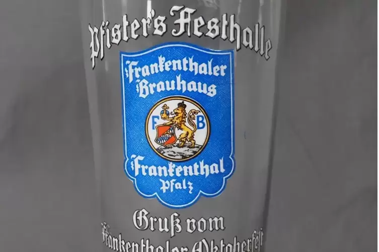 Nicht in derben Oktoberfest-Bierkrügen, sondern in eleganten Bierbechern wurde beim Frankenthaler Oktoberfest 1929 das Bier serv
