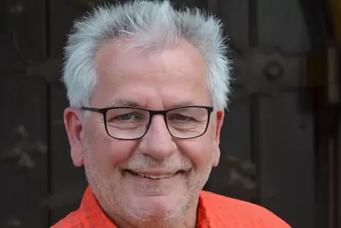 Pfarrer Ludwig Burgdörfer legt mit „Menschenkinder – Gute Leute zu allen Zeiten“ sein bislang persönlichstes Buch vor und will d