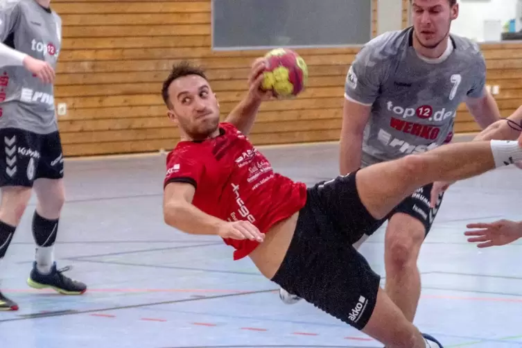 In Offenbach wird wieder Handball gespielt. Im Bild Tino Gläßgen. 