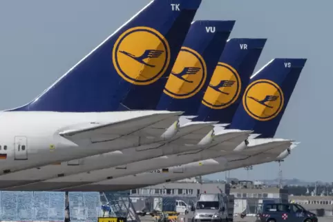 Die Deutsche Lufthansa plädiert weiter für eine Corona-Impfpflicht für ihr Flugpersonal. 