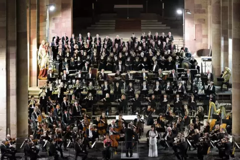 200 Mitwirkende waren bei der Aufführung der zweiten Sinfonie von Gustav Mahler dabei. 