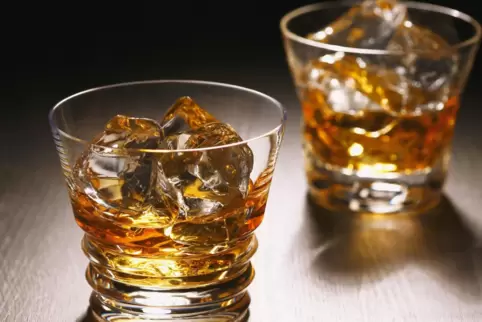 Eine Flasche Whiskey konsumiert der Angeklagte nach eigenen Angaben pro Tag – und dazu noch eine Flasche Wein.