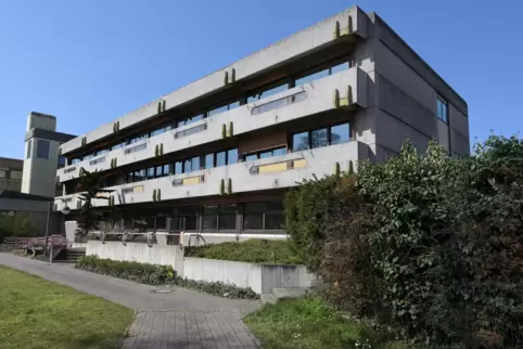 Derzeit ungenutzt: früheres Stiftungskrankenhaus. Derzeit ungenutzt: früheres Stiftungskrankenhaus.