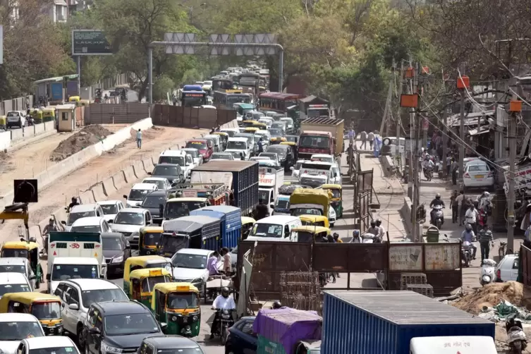 Straßenkampf in Delhi. 