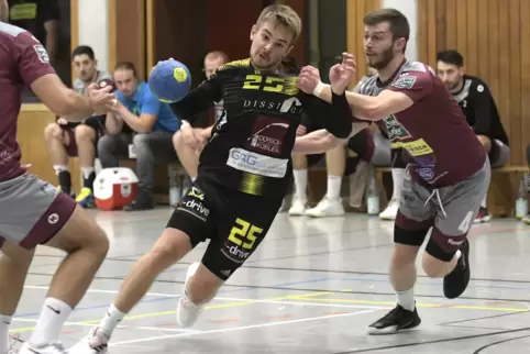 Filmreife Leistung: Regisseur Tom Schneider (am Ball).