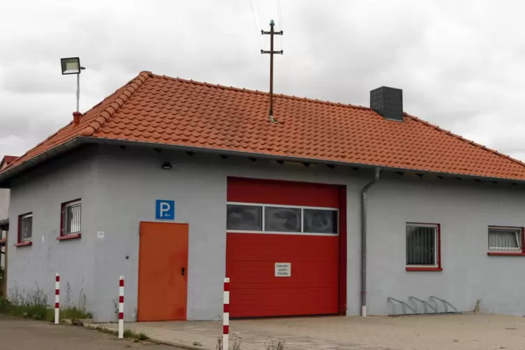 Das Feuerwehrgerätehaus in Steinbach. Dort, in Breunigweiler und in Börrstadt sollen bald neue aus Holz stehen.