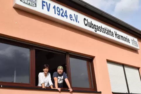 Susanne und Jens Risch kümmern sich um die Clubgaststätte des FV Freinsheim. 