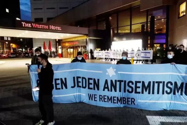 Demonstration vor dem Hotel Westin Leipzig