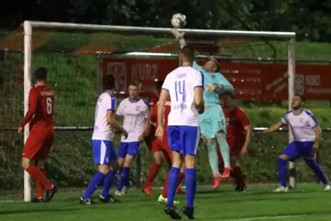 Der Eckball führte direkt zum 1:0 für Deidesheim. 