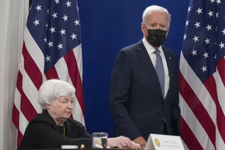 US-Finanzministerin Janet Yellen und Präsident Joe Biden appellieren an den Kongress, endlich die Schuldengrenze anzuheben, dami