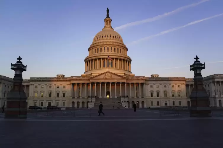 Der US-Kongress will nun doch die Schuldenobergrenze anheben – zumindest bis Dezember wäre die Regierung liquide. 