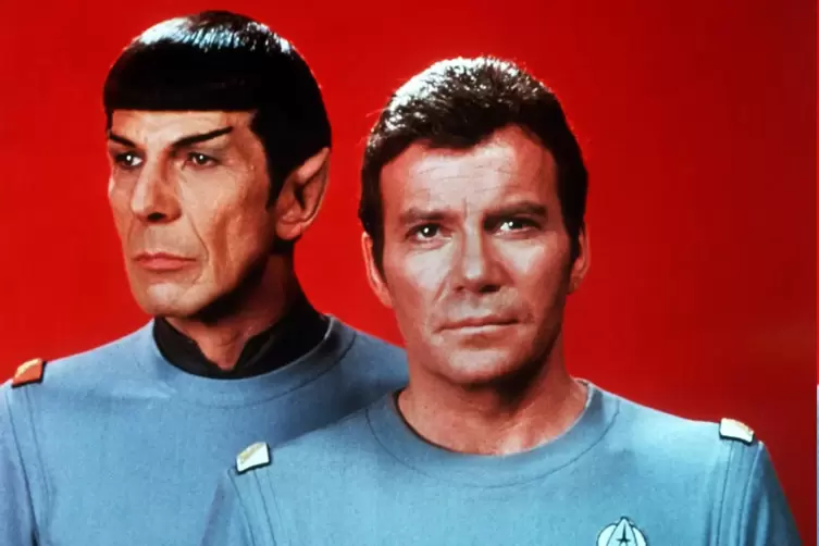 William Shatner (rechts) als Captain James T. Kirk, Commander des Raumschiffes Enterprise, und Leonard Nimoy als Crewmitglied Mr