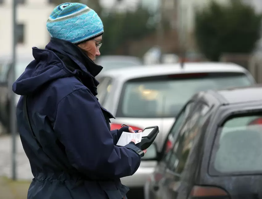 Parken im Halte- oder Parkverbot kostet künftig bis zu 55 Euro.