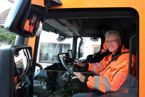 Diese Woche im Einsatz bei der städtischen Mullabfuhr: Stadtwerke-Geschäftsführer Wolfgang Bühring. Diese Woche im Einsatz bei der städtischen Mullabfuhr: Stadtwerke-Geschäftsführer Wolfgang Bühring.