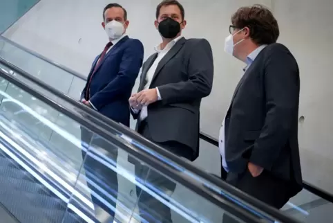 Sondierung in Berlin: von links Volker Wissing (FDP), Lars Klingbeil (SPD), Michael Kellner (Grüne). Sondierung in Berlin: von links Volker Wissing (FDP), Lars Klingbeil (SPD), Michael Kellner (Grüne).