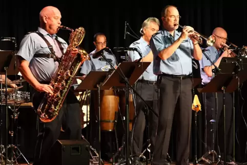 Die Men in Blue beim Jubiläum des Musikvereins Winnweiler. 