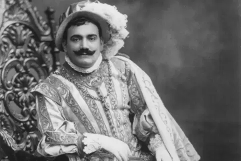 Enrico Caruso (1873-1921) 1908 als Herzog von Mantua in Giuseppe Verdis Oper „Rigoletto“ 
