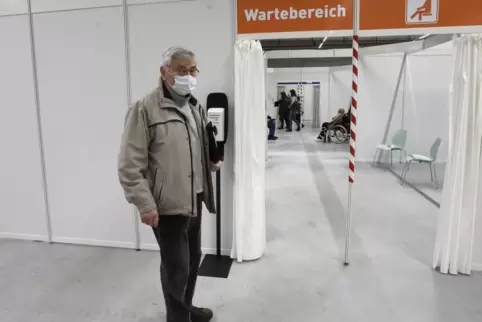 Ludwig Vondersand hat am 7. Januar seine erste Impfung erhalten – hier holt er sich am 28. Januar seine zweite Dosis ab.