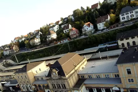 Hauptbahnhof Neustadt.