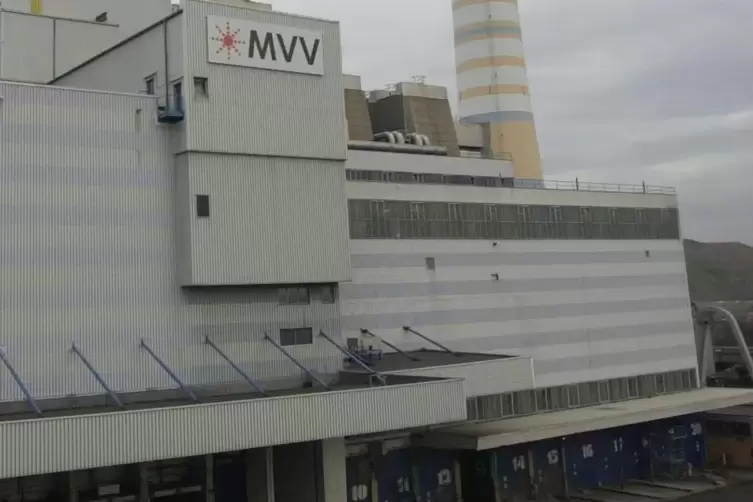 Das Müllheizkraftwerk der MVV auf der Friesenheimer Insel deckt rund 30 Prozent des Wärmebedarfs der Region. 