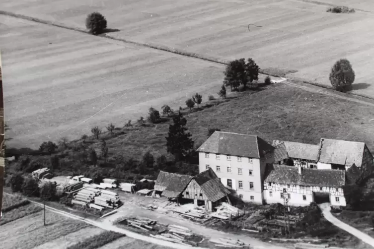 Die Barthelsmühle um das Jahr 1960. In ihr wurde vor allem Holz zugeschnitten. Sie war ein Sägewerk wie die Schaidter Mühle. 