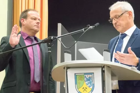 11. Januar 2018: Nach der Fusion der beiden Verbandsgemeinden ernennt Bürgermeister Stefan Spitzer seinen bisherigen Amtskollege