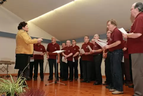 Vor Jahren beteiligte sich der Volkschor unter der Leitung von Sabine Deutsch am Herbstsingen in Minfeld. 