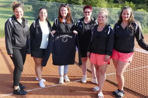 Nächstes Jahr in der A-Klasse: Die Damenmannschaft des TC Horschbach ist Meister. 