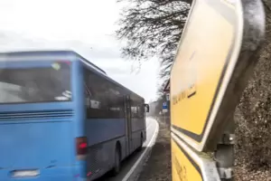Die Busfahrer streiken. Deshalb werden viele Busse am Freitagmittag nicht fahren. Die Busfahrer streiken. Deshalb werden viele Busse am Freitagmittag nicht fahren.