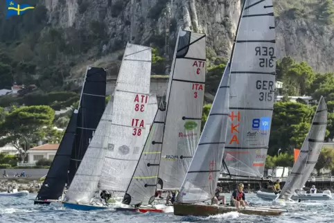 „1001 VelaCup“ für studentische Segelboote bei Palermo.