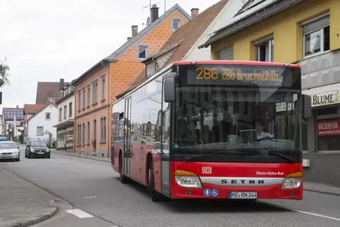 Mit den regulären Bussen (Symbolbild) können Steinbach und Börsborn nicht mehr angefahren werden. 