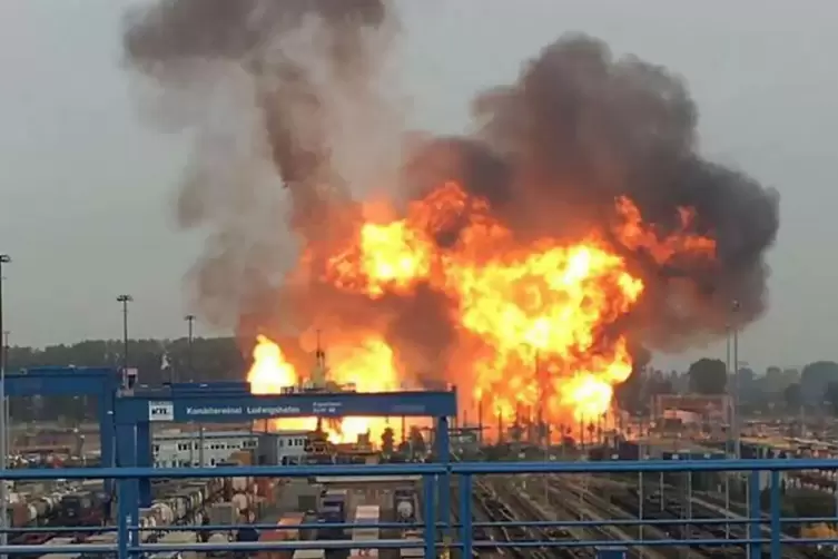 Ein Bild, das sich ins kollekive Gedächtnis der Pfalz gebrannt hat: Die BASF-Explosion im Ludwigshafener Nordhafen im Oktober 20