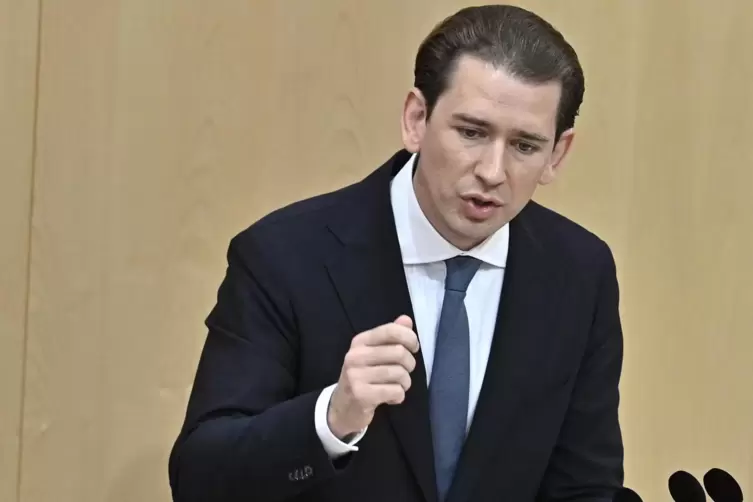 Das Burgtheater in Wien will die Korruptionsvorwürfe gegen Österreichs Ex-Kanzler Sebastian Kurz und seine Mitarbeiter greifbar 