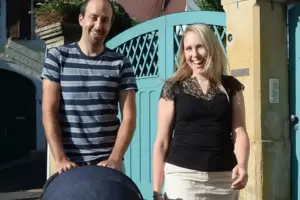 Sind gut angekommen: Thomas Werthmüller und Bianca Fricke-Werthmüller. Sind gut angekommen: Thomas Werthmüller und Bianca Fricke-Werthmüller.