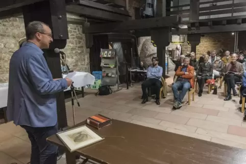 Museumsleiter Bernd Klesmann referierte bei der Feierstunde zu Theodor Zink.